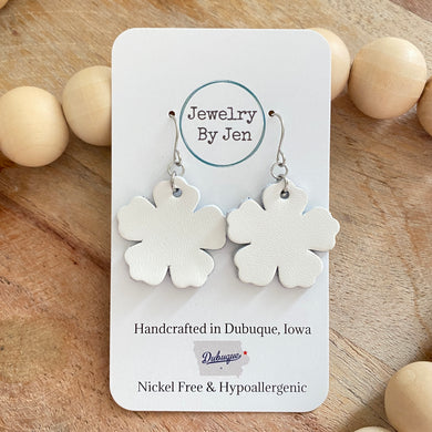 Sue’s Forget Me Not Earrings: White