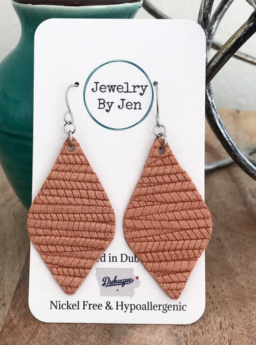 Lora Earrings: Peach Palm