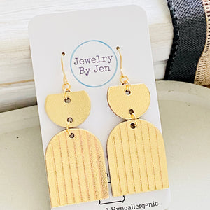 Embossed Arch Earrings: Gold