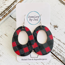 Load image into Gallery viewer, Oval: Black &amp; Dark Pink Plaid
