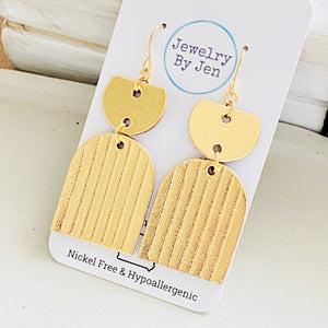 Embossed Arch Earrings: Gold