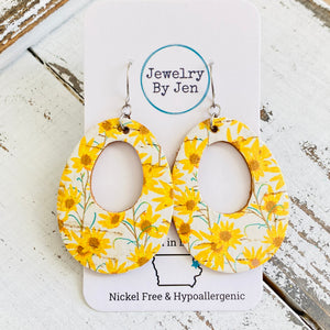 Oval: Yellow Flowers