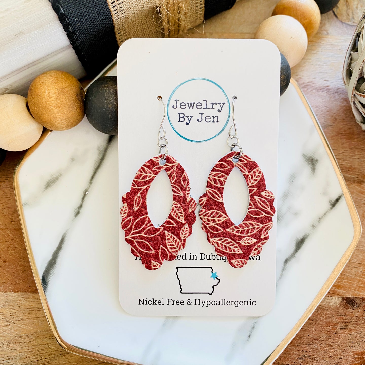 Scalloped Teardrop (Medium): Cranberry w/Cream Leaves