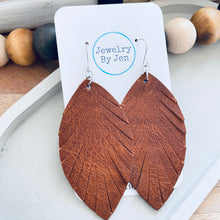 Load image into Gallery viewer, Fringe Leaf: Brown