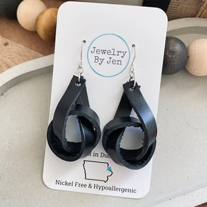 Knot Earrings: Black