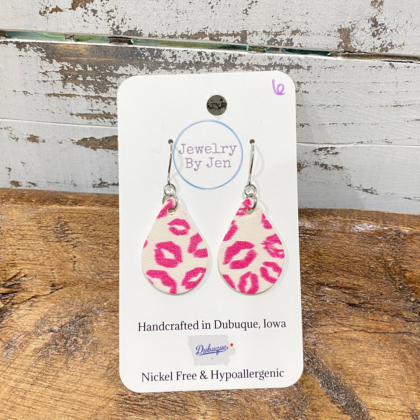 Small Teardrop: Pink Kisses