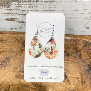 Small Teardrop: Chic Bouquet