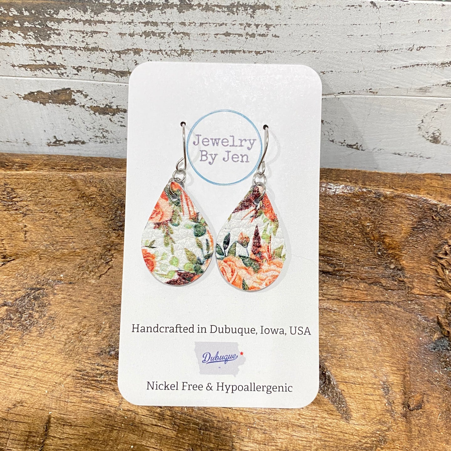 Small Teardrop: Chic Bouquet