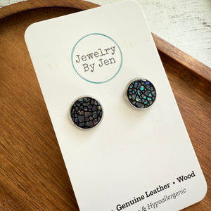 Stud Earrings: Cracked Ice Black