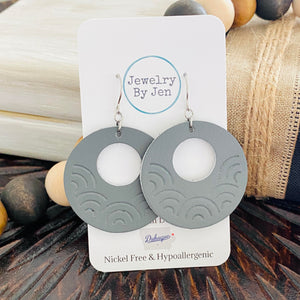 Embossed Rainbow Circle Earrings: Grey