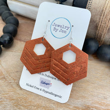Load image into Gallery viewer, Embossed Hexagon: Pearlized Rust Cork