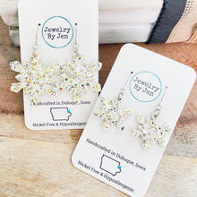 Load image into Gallery viewer, Snowflake: Gold &amp; White Glitter