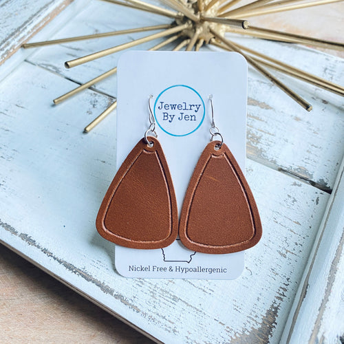 Embossed Modern Teardrop: Antique Tan