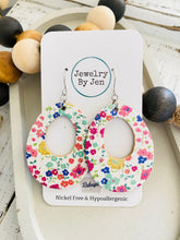 Load image into Gallery viewer, Oval: Daydream Floral