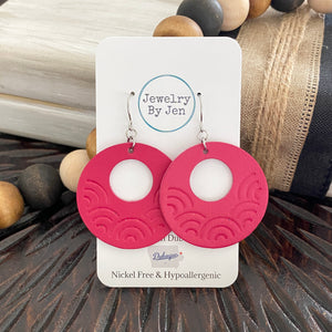 Embossed Rainbow Circle Earrings: Fuchsia