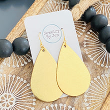 Load image into Gallery viewer, Gold Smooth Metallic Large Teardrop
