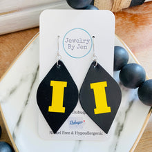 Load image into Gallery viewer, Iowa Hawkeyes &quot;Diva&quot; Earrings
