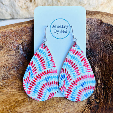 Large Teardrop: Patriotic Rainbow