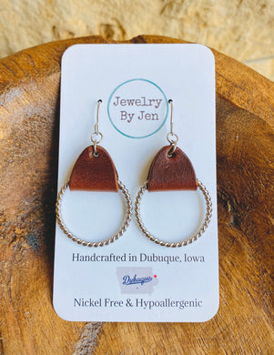 Twisted Hoop Earrings: Brown