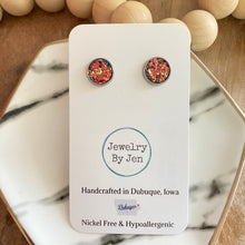 Load image into Gallery viewer, Chameleon Glitter Studs 10mm