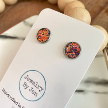 Load image into Gallery viewer, Chameleon Glitter Studs 10mm