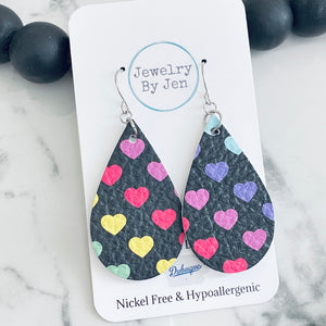 Medium Teardrop: Rainbow Hearts