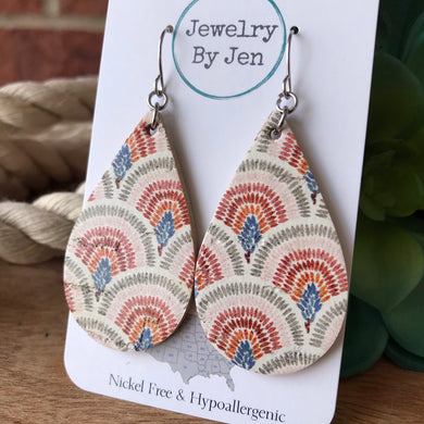 Wavy Rainbow Medium Teardrop