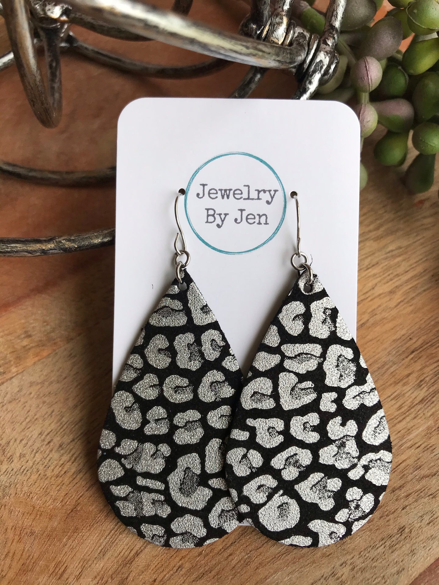 Large Teardrop: Black & Silver Leopard