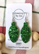 Load image into Gallery viewer, Holiday Light Bulb: Green Glitter
