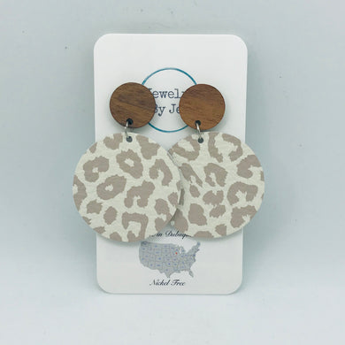 Wood Post & Cream Cheetah