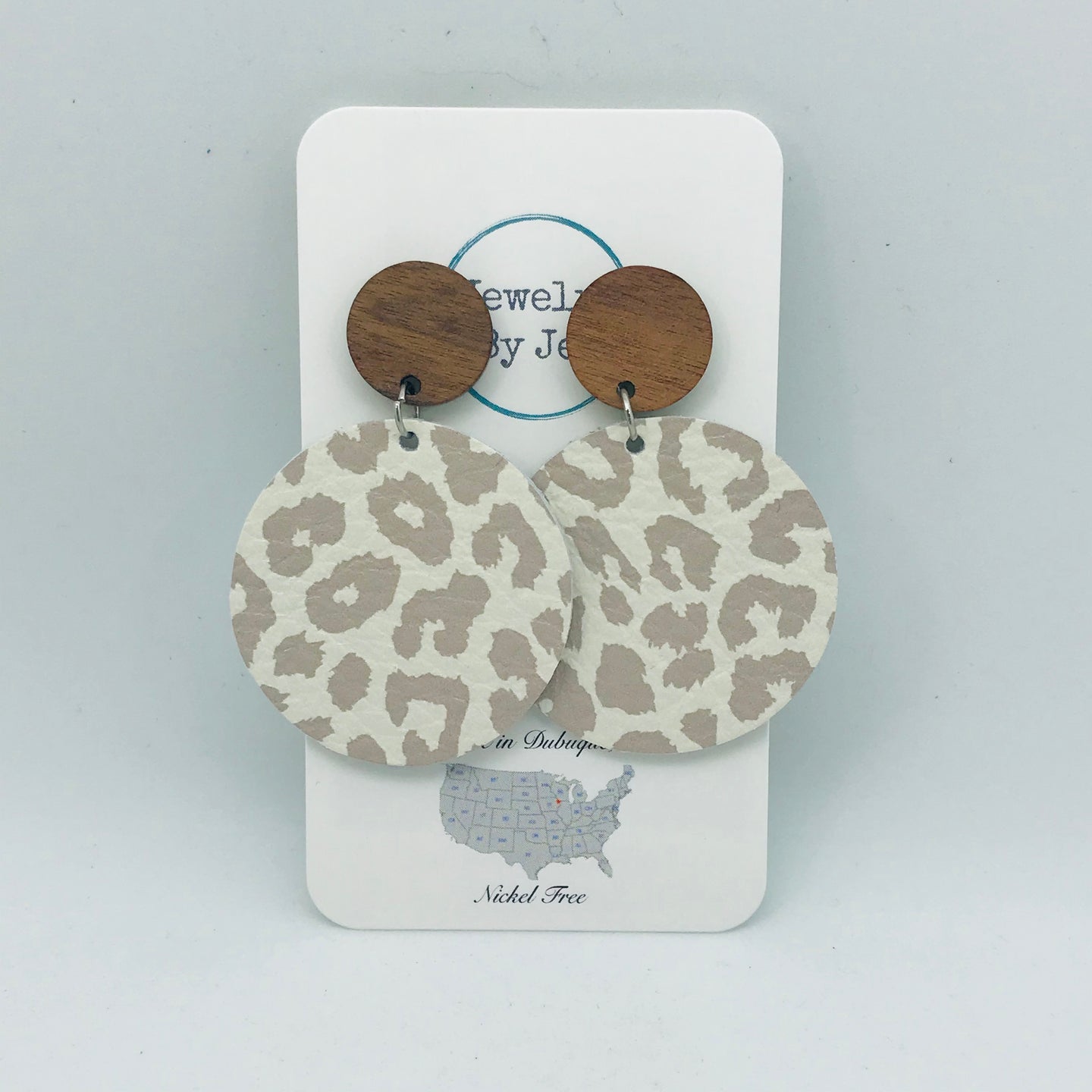 Wood Post & Cream Cheetah