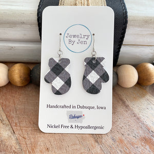 Mittens: White & Black Buffalo Plaid