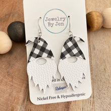 Load image into Gallery viewer, Gnome: White &amp; Black Buffalo Plaid Hat