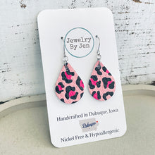 Load image into Gallery viewer, Small Teardrop: Black &amp; Pink Leopard