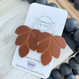 Embossed Leaf: Antique Tan