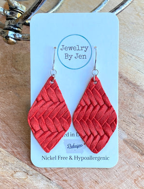 Lora Earrings: Strawberry Braided