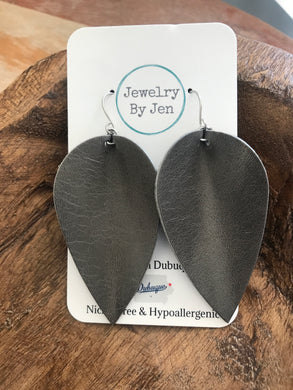 Large Pinched: Weathered Gray