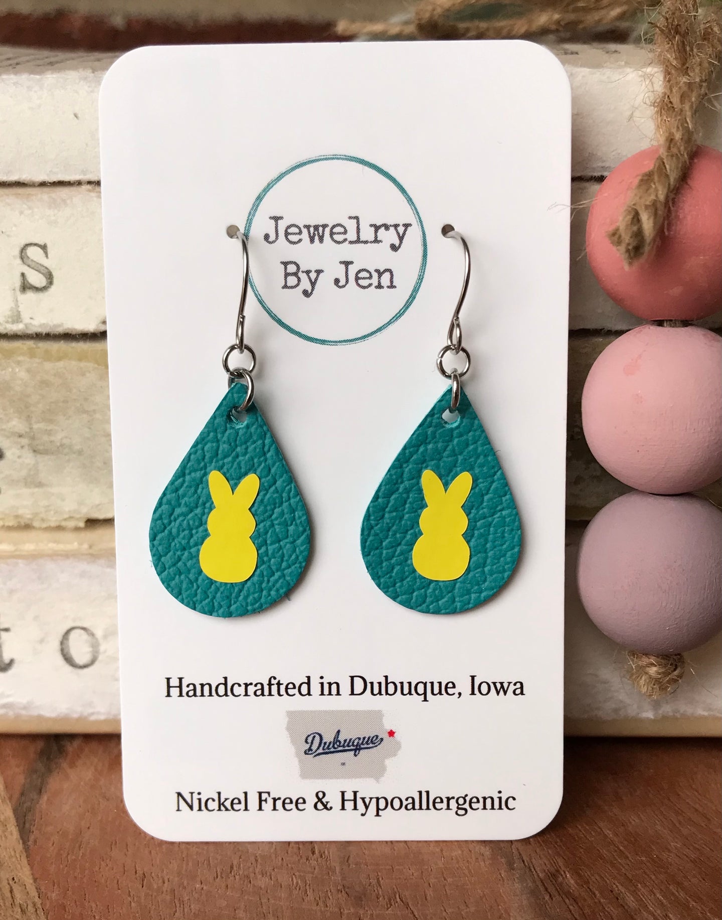 Yellow Peep on Teal