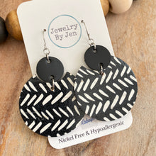 Load image into Gallery viewer, Luna: Black w/Boho Chevron