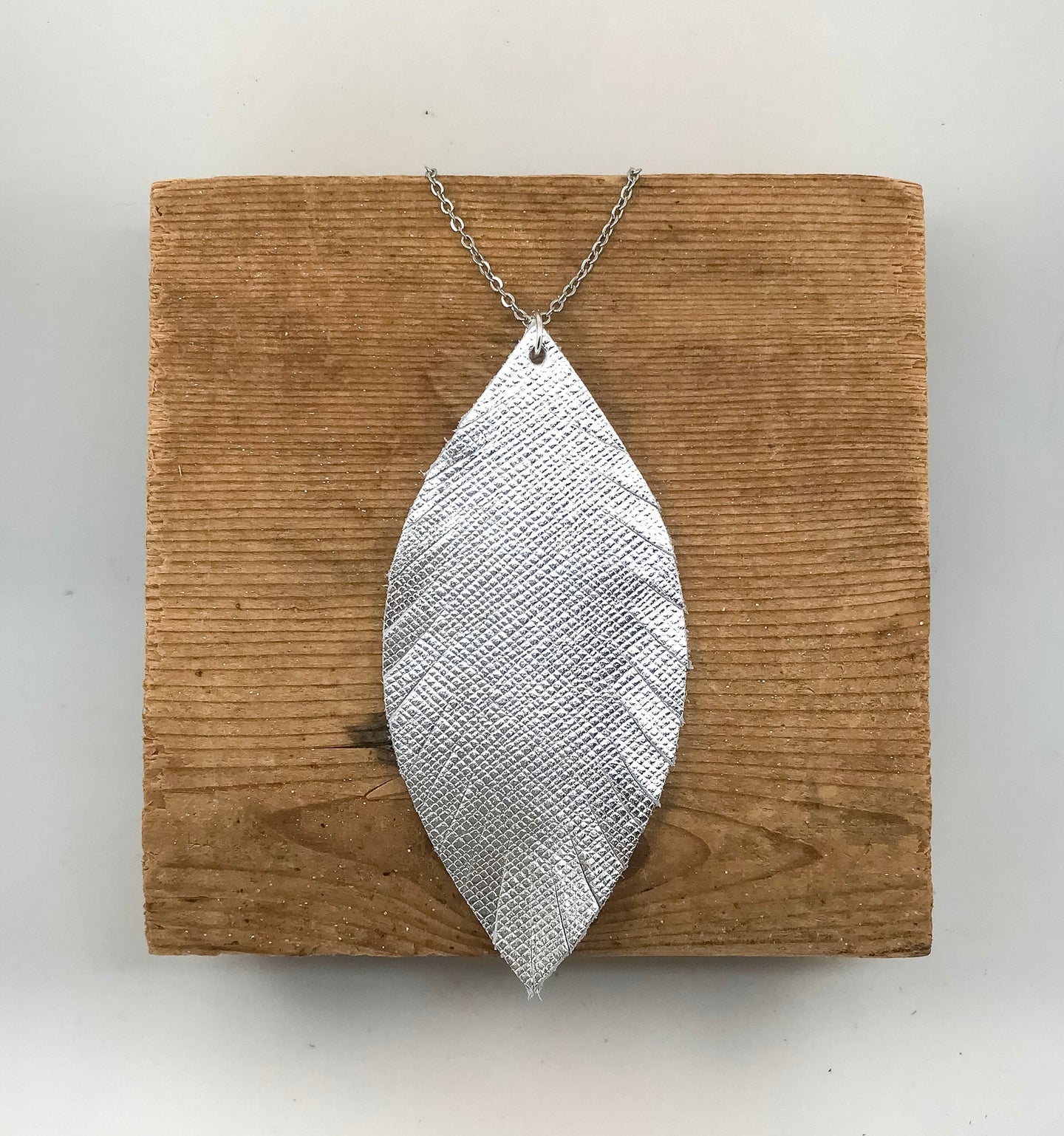 Necklace: Silver Saffiano Fringe Leaf